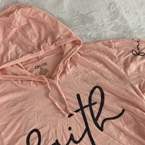 Peach Faith short-sleeve hoodie - Picture 2 of 15